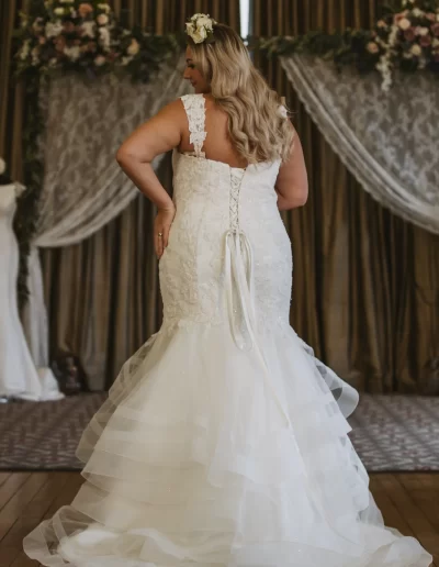 lace plus size mermaid wedding dress