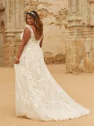 Plus size lace wedding dress